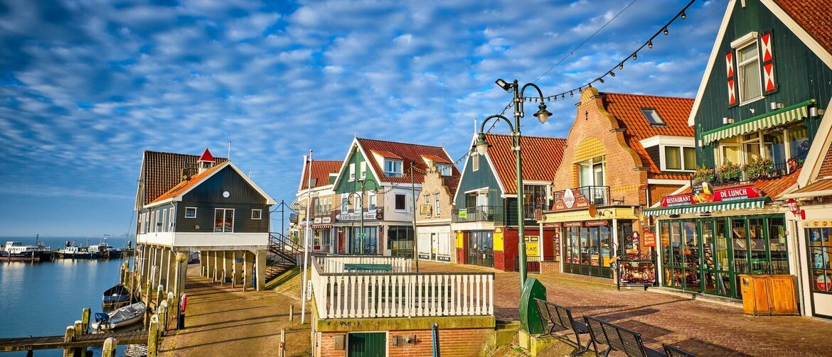 ontdek-volendam-tijdens-een-dagje-uit-of-weekendje-weg-2560x1100